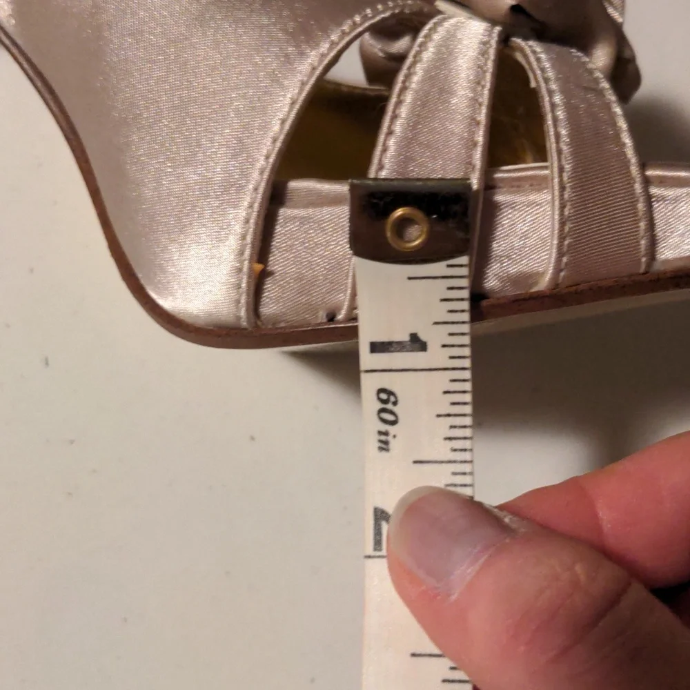 NWOT! Kelly & Katie Champagne Satin Platform Heels With Flower Accent Size 6 - Picture 6 of 7